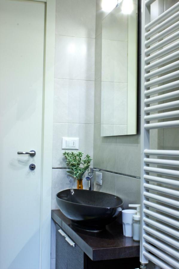 Relax Suite Nazario Болонья Экстерьер фото